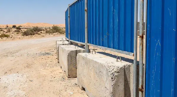 DM-Compliant Hoarding Blocks